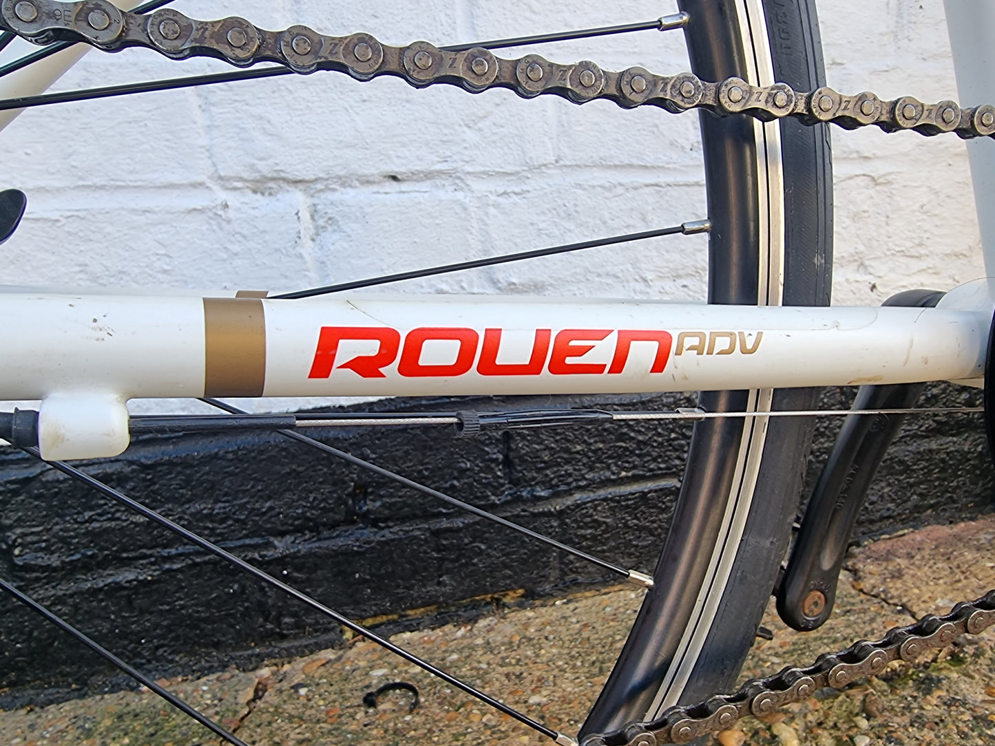 Wiggins rouen 22" wheel kids road bike used