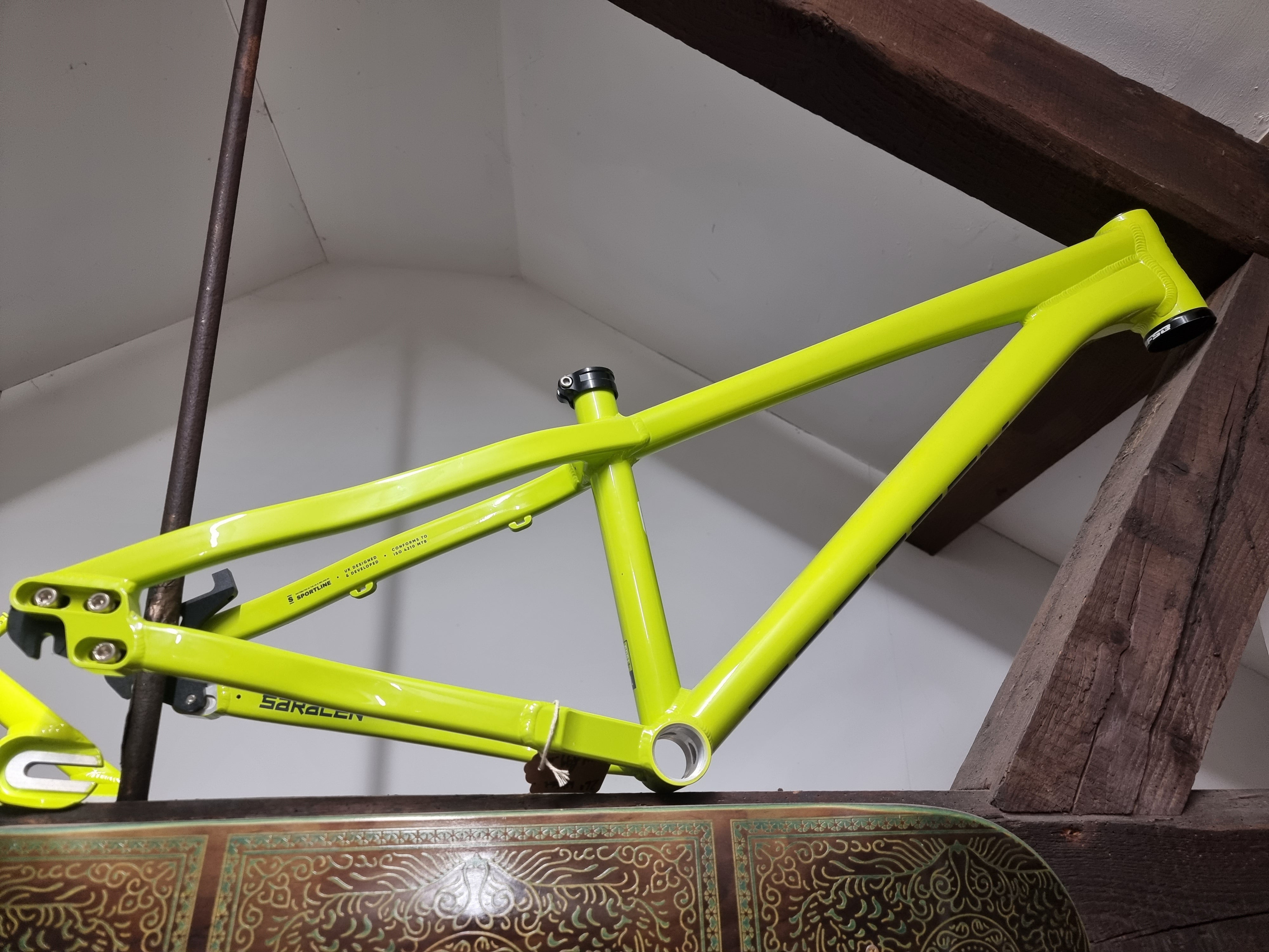 Saracen jump sale bike frame