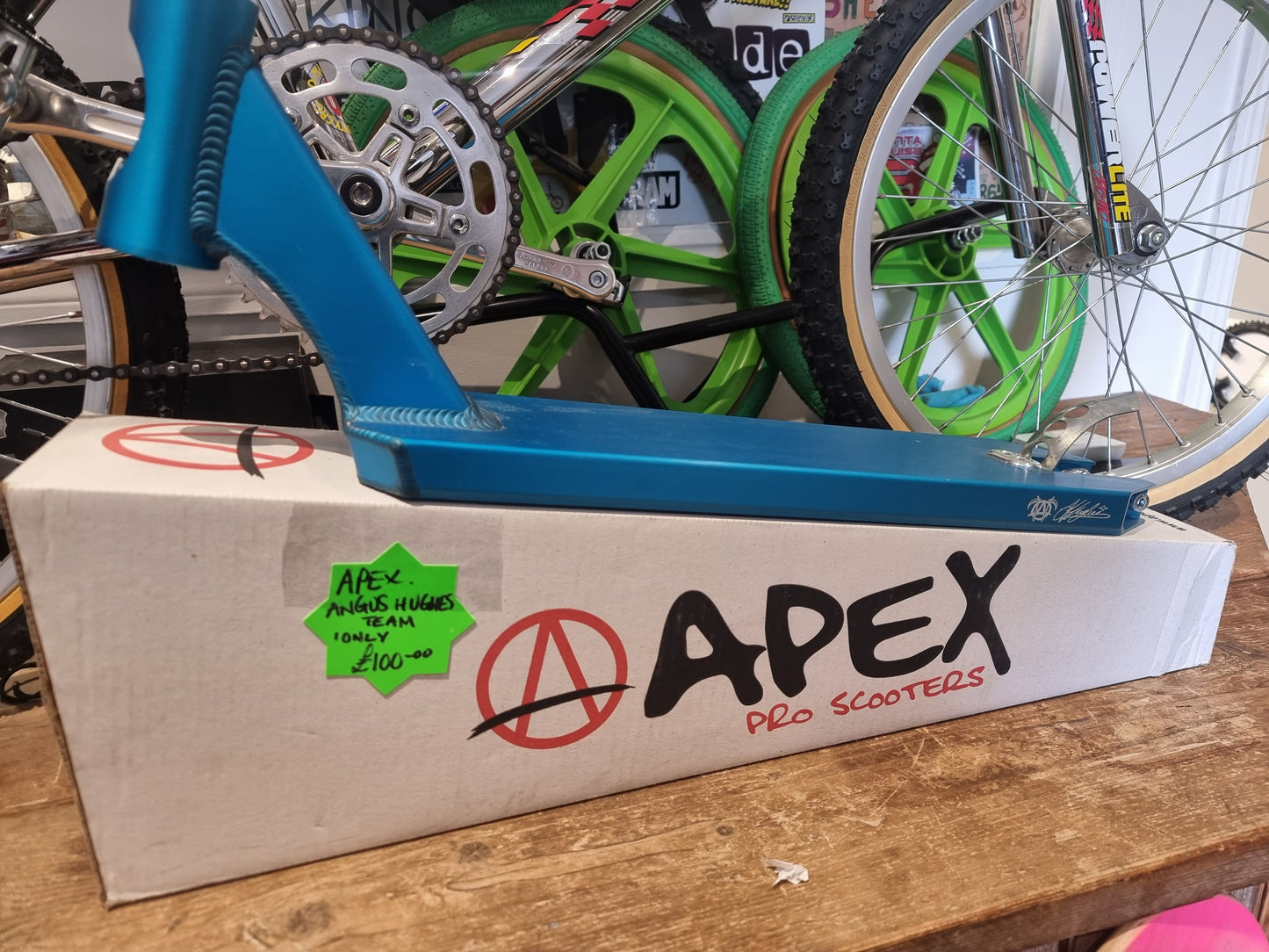 Apex v2 angus hughes ex display deck 1 only