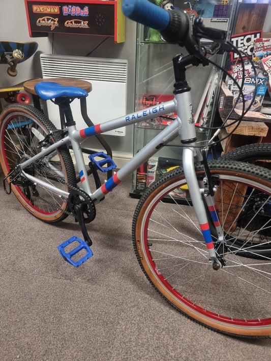 Raleigh pop 24" kids mtb,hybrid ex display